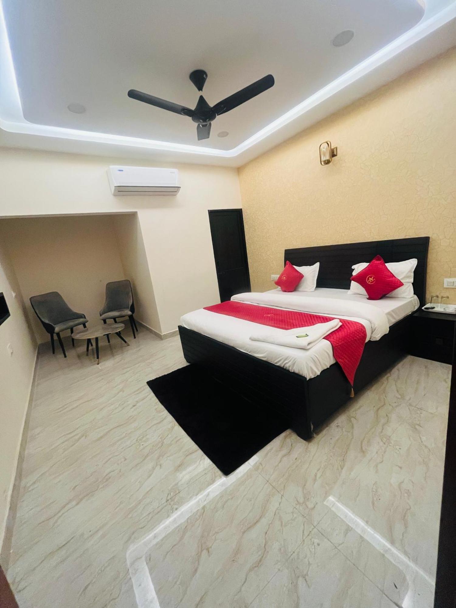 Hotel Royal A Ludhiana Eksteriør bilde