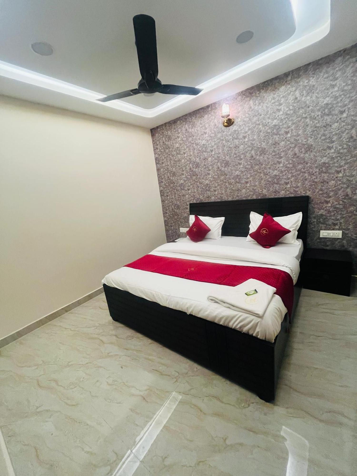 Hotel Royal A Ludhiana Eksteriør bilde