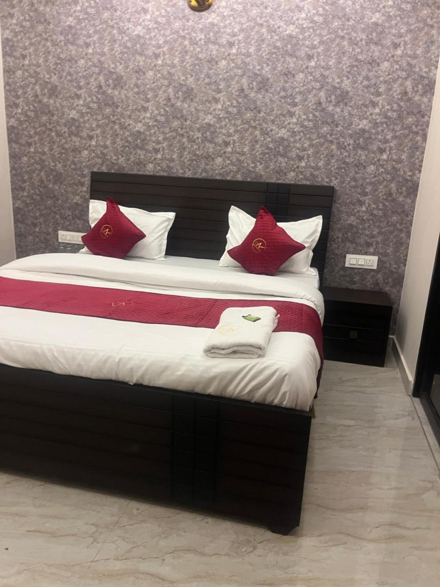 Hotel Royal A Ludhiana Eksteriør bilde